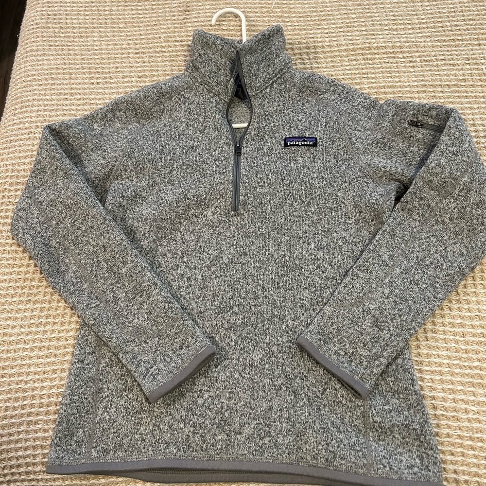 Patagonia Women’s Quarter Zip, Grey